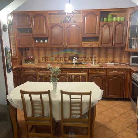 Tirane, shitet apartament 3+1+Ballkon Kati 6, 116 m² 145.000 € (Oxhaku)