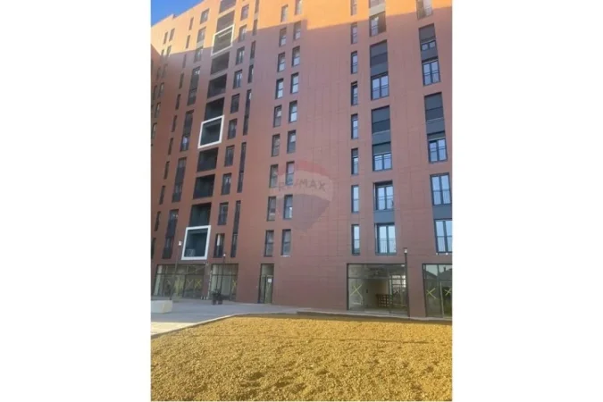 Tirane, shitet apartament 3+1 Kati 4, 550 m² (JEPET ME QIRA APARTAMENT 3+1+2 !)