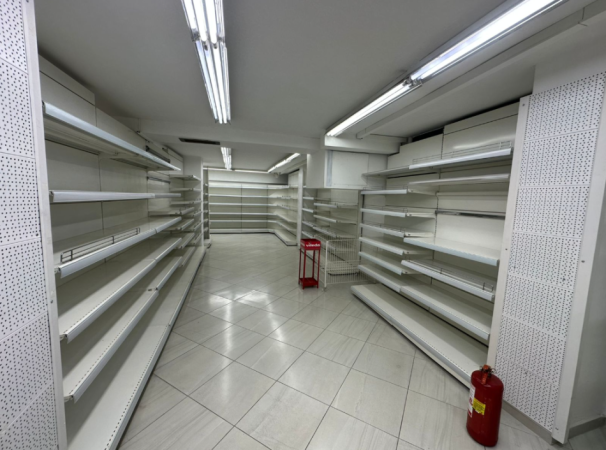 Tirane, jepet me qera dyqan Kati -1, 420 m² 4.000 Euro (Blloku, Tirane)