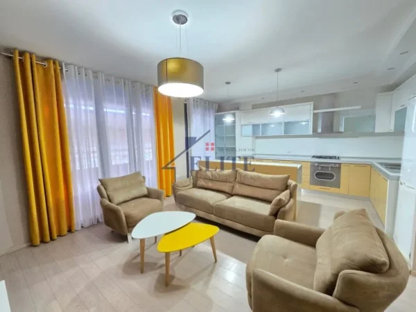 Tirane, shitet apartament 2+1+Ballkon Kati 2, 133 m² 159.000 € (Kmy Yzberisht)