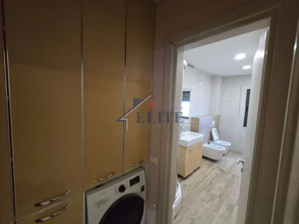 Tirane, shitet apartament 2+1+Ballkon Kati 2, 133 m² 159.000 € (Kmy Yzberisht)