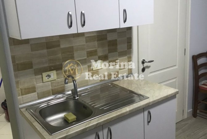 Tirane, jepet me qera garsonier 1+1 Kati 3, 22 m² 250 € (Rruga Dritan Hoxha)