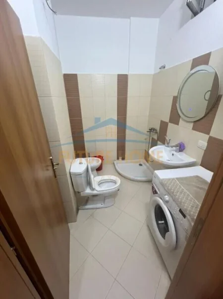 Durres, Shkembi Kavajes, shitet apartament 1+1 Kati 2, 40 m² 60.000 € (Shkembi Kavajes)