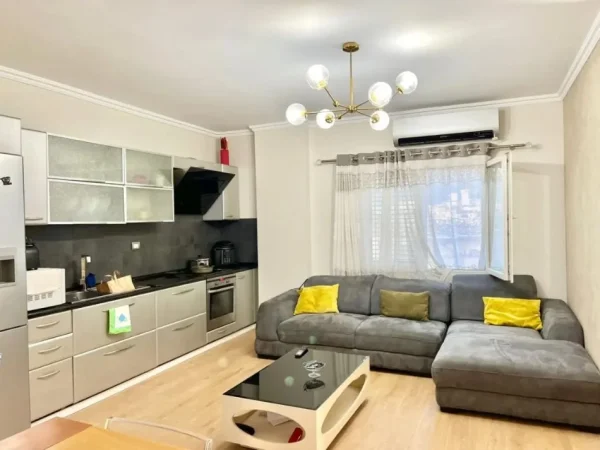 Tirane, shitet apartament 2+1 , 100 m² 199.000 € (21 Dhjetori)