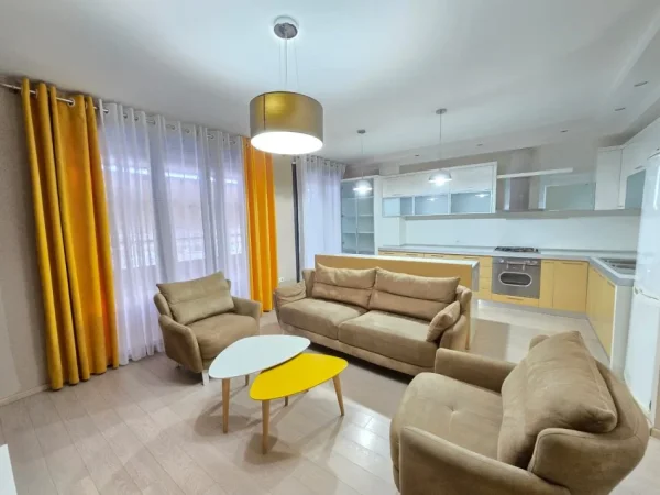Tirane, jepet me qera apartament 2+1 Kati 2, 116 m² 590 € (Yzberisht)