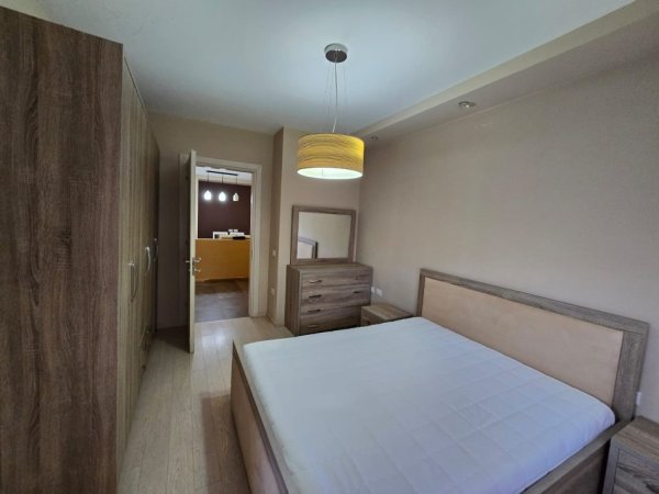 Tirane, jepet me qera apartament 2+1 Kati 2, 116 m² 650 € (Yzberisht)