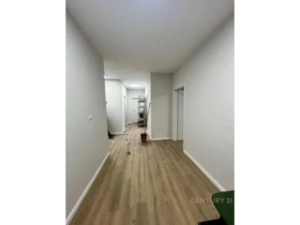 Tirane, jap me qera zyre Kati 2, 120 m² 1.300 € (RING CENTRE)