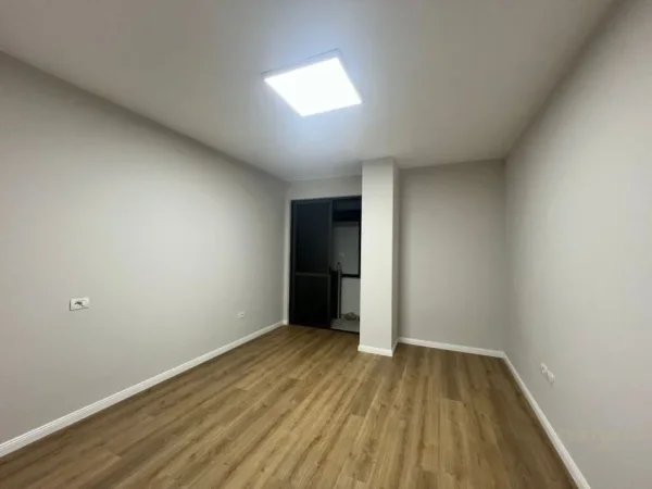 Tirane, jap me qera zyre Kati 2, 120 m² 1.300 € (RING CENTRE)