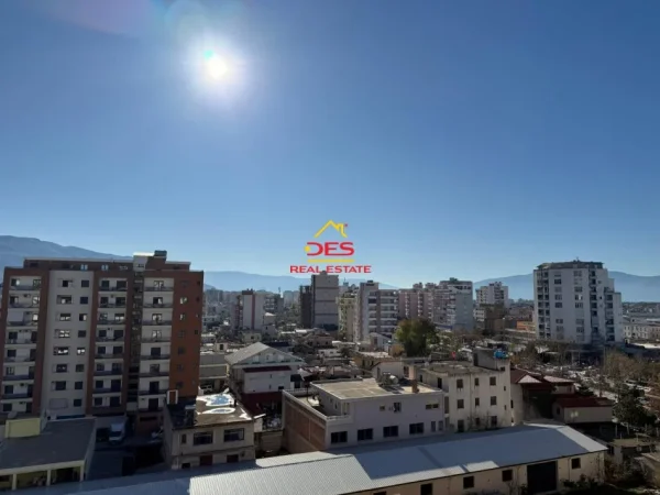 Vlore, shitet apartament 1+1+Ballkon Kati 7, 78 m² 89.000 € (Rruga Gjergj Kastrioti)