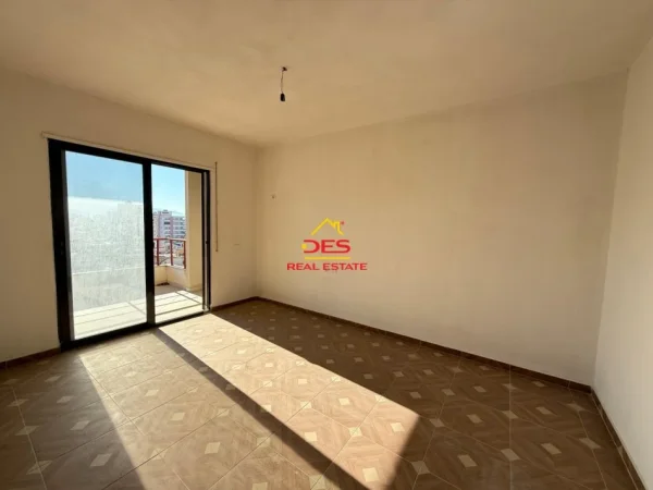 Vlore, shitet apartament 1+1+Ballkon Kati 7, 78 m² 89.000 € (Rruga Gjergj Kastrioti)