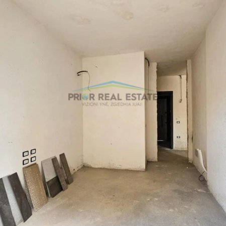 Tirane, shitet apartament 2+1+Ballkon Kati 5, 107 m² 310.000 € (Pazari i Ri)
