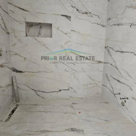 Tirane, shitet apartament 2+1+Ballkon Kati 5, 107 m² 310.000 € (Pazari i Ri)