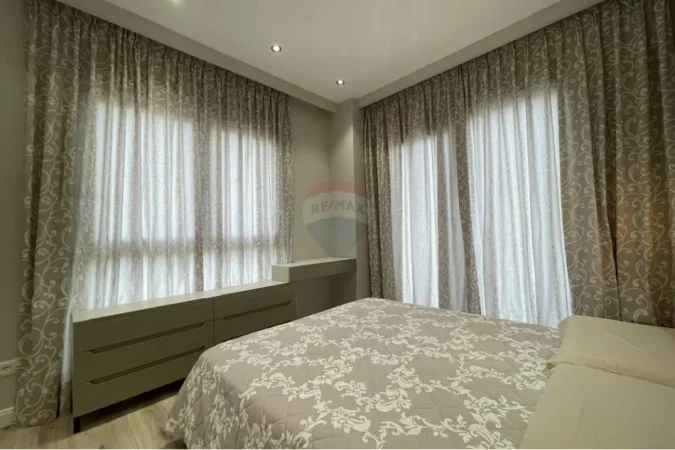 Tirane, jepet me qera apartament 2+1 Kati 4, 97 m² 900 € (Tefta Tashko, Pazari i Ri)
