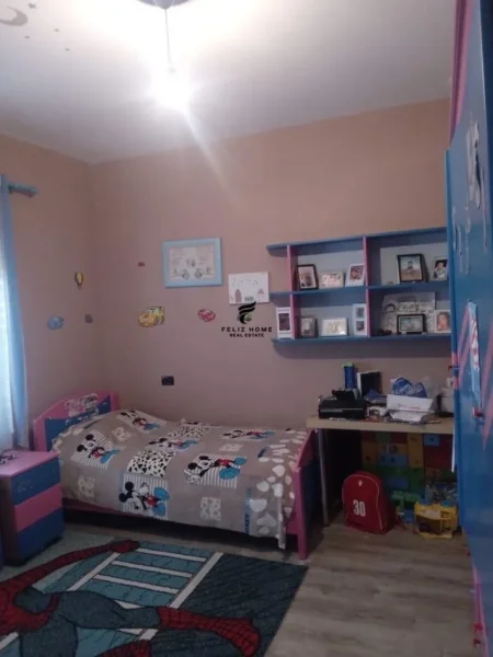 Tirane, shitet Vile 1 Katshe Kati 2, 180 m² 155.000 € (KOMBINAT)