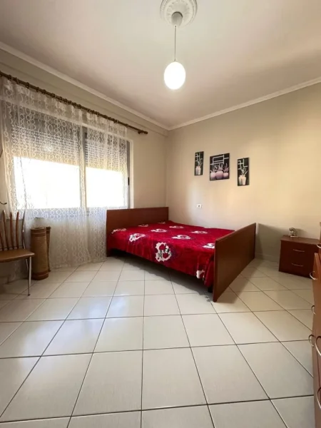 Tirane, shitet apartament 2+1+Ballkon Kati 7, 93 m² 133.000 € (Unaza e Re)