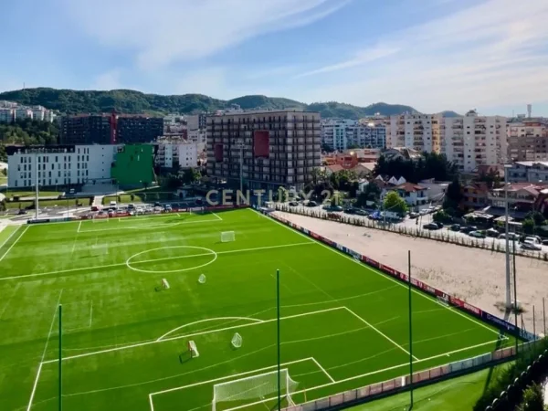 Tirane, jepet me qera Vile 2 Katshe Kati 2, 525 m² 4.500 € (RRUGA KOSOVARËVE)