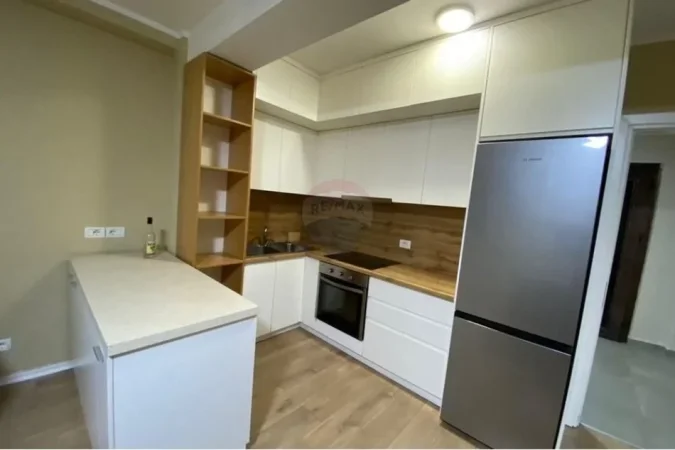Tirane, jepet me qera apartament 2+1 Kati 5, 100 m² 850 € (Blv Zogu I)