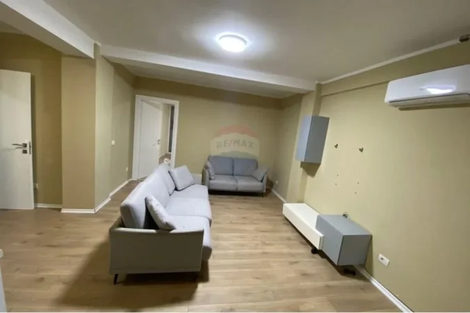 Tirane, jepet me qera apartament 2+1 Kati 5, 100 m² 850 € (Blv Zogu I)