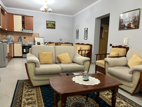 Tirane, jepet me qera apartament 2+1+Aneks+Ballkon Kati 1, 85 m² 60.000 leke (Rruga e kavajes)