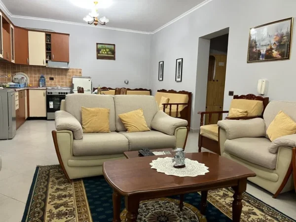 Tirane, jepet me qera apartament 2+1+Aneks+Ballkon Kati 1, 85 m² 60.000 leke (Rruga e kavajes)