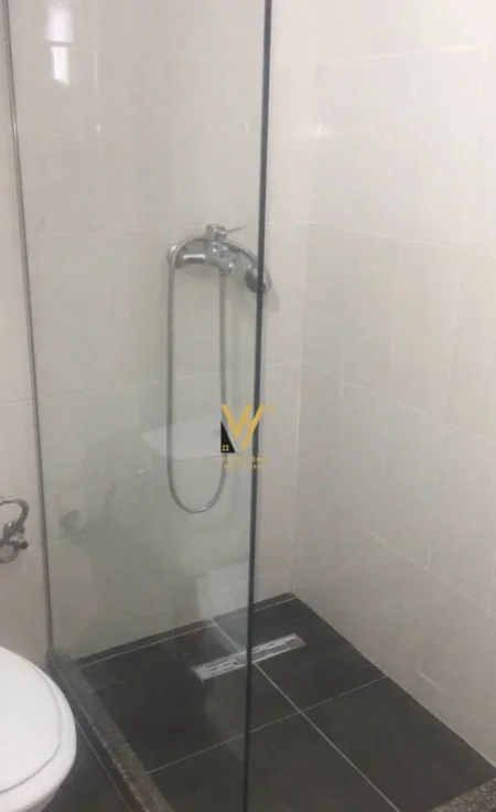 Durres, jepet me qera apartament 1+1 Kati 4, 50 m² 450 € (GOLEM)