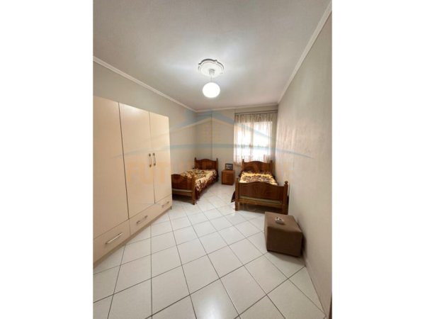 Tirane, shitet apartament 2+1+Ballkon Kati 7, 104 m² 133.000 € (Unaza e Re)