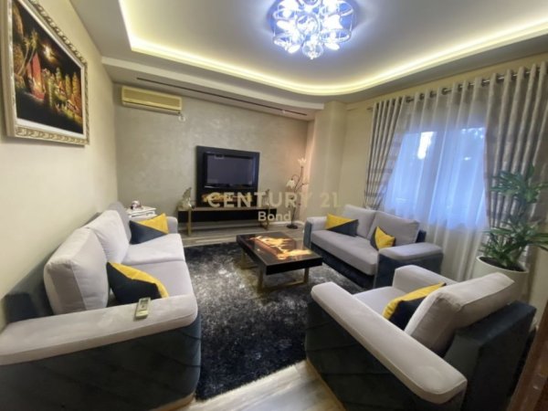 Tirane, jepet me qera Vile 3 Katshe Kati 3, 1.000 m² 4.500 € (Jordan Misja)