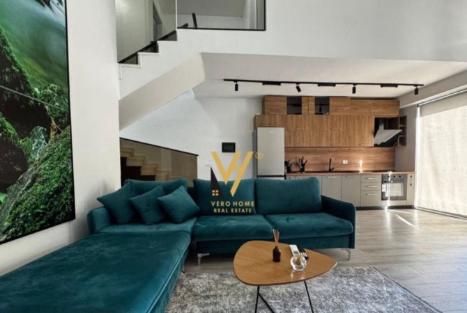 Tirane, jepet me qera apartament duplex 2+1 Kati 0, 105 m² 1.500 € (PAZARI I RI)