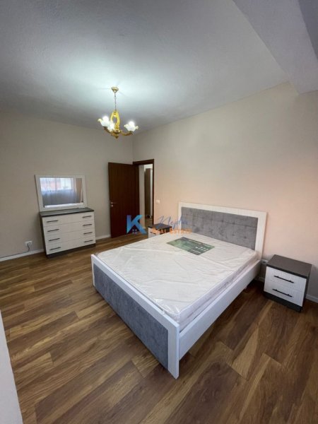 Tirane, jap me qera apartament 2+1 Kati 4, 104 m² 700 € (Myslym Shyri)