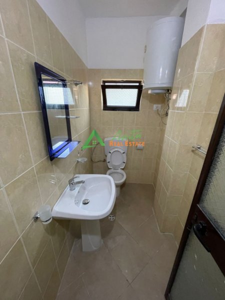 Tirane, jepet me qera apartament 2+1 Kati 4, 104 m² 700 € (Myslym Shyri)