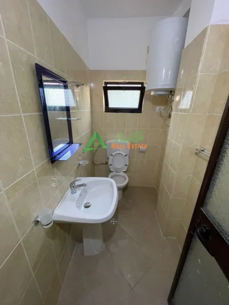 Tirane, jepet me qera apartament 2+1 Kati 4, 104 m² 700 € (Myslym Shyri)