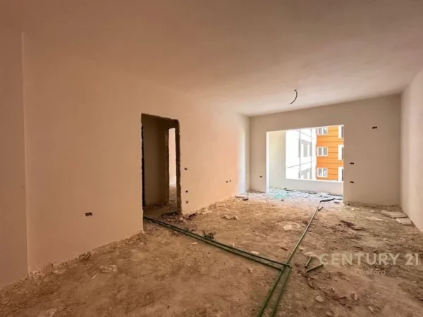 Tirane, shitet apartament 1+1+Ballkon Kati 5, 70 m² 88.000 € (Yzberisht)