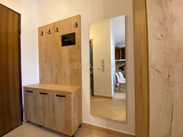 Tirane, jepet me qera apartament 1+1 Kati 8, 34 m² 380 € (MINISTRIA E JASHTME)