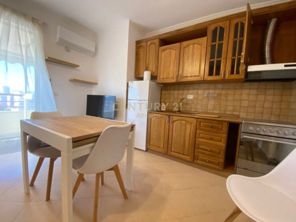 Tirane, jepet me qera apartament 1+1 Kati 8, 34 m² 380 € (MINISTRIA E JASHTME)