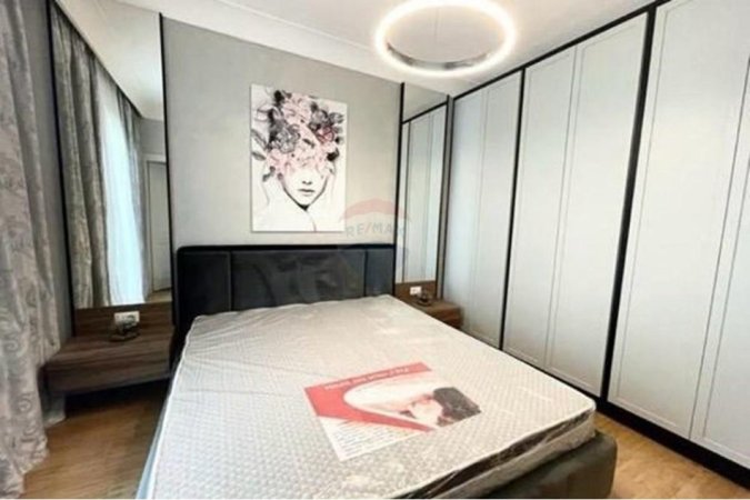 Tirane, jepet me qera apartament 2+1+Ballkon Kati 2, 123 m² 1.600 € 
