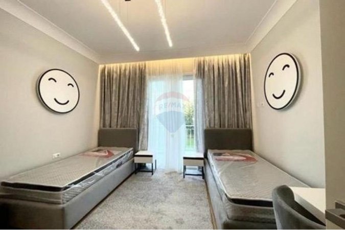 Tirane, jepet me qera apartament 2+1+Ballkon Kati 2, 123 m² 1.600 € 