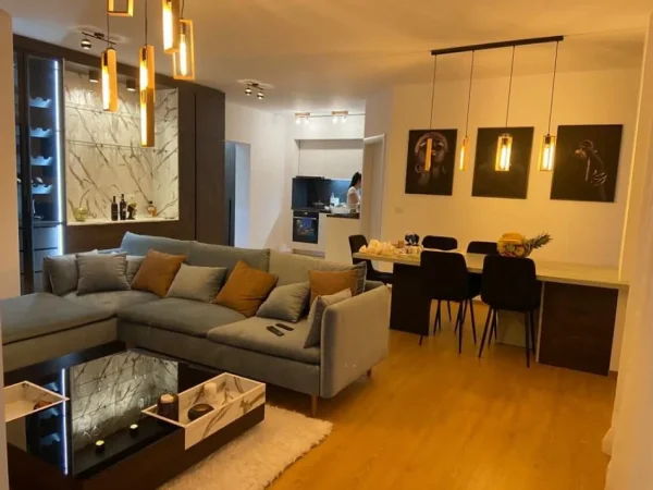 Durres, shitet apartament 2+1+Ballkon Kati 0, 420.000 € (Vollga)
