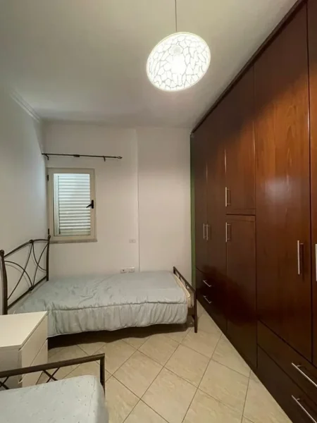 Durres, jepet me qera 2+1+Ballkon Kati 6, 100 m² 450 € (KAZAZI DURRES!)