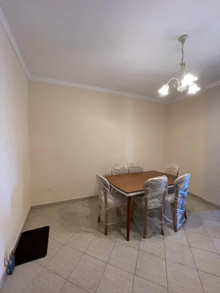 Durres, jepet me qera 2+1+Ballkon Kati 6, 100 m² 450 € (KAZAZI DURRES!)