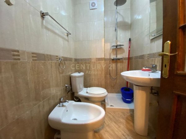Tirane, jepet me qera apartament 1+1 Kati 8, 34 m² 380 € (MINISTRIA E JASHTME)