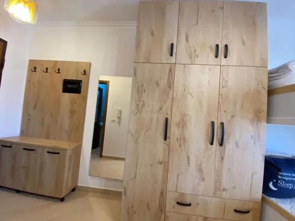 Tirane, jepet me qera apartament 1+1 Kati 8, 34 m² 380 € (MINISTRIA E JASHTME)