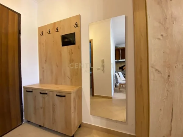 Tirane, jepet me qera apartament 1+1 Kati 8, 34 m² 380 € (MINISTRIA E JASHTME)