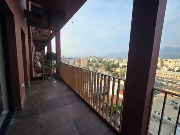 Tirane, jepet me qera zyre Kati 10, 161 m² 1.400 € (RRUGA E KAVAJES)