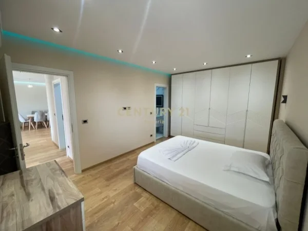 Tirane, jepet me qera apartament 2+1+Ballkon Kati 6, 135 m² 600 € (ASTIR)