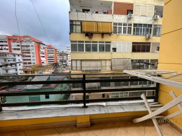 Tirane, jepet me qera apartament 1+1 Kati 3, 70 m² 410 € (ASTIR)