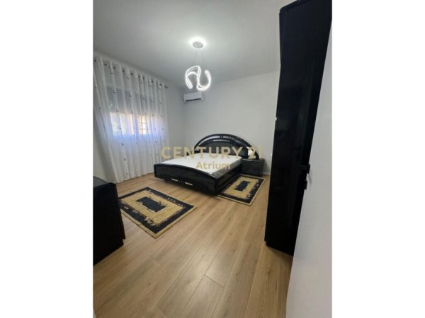 Tirane, jepet me qera apartament 3+1 Kati 2, 90 m² 600 € (OXHAKU)