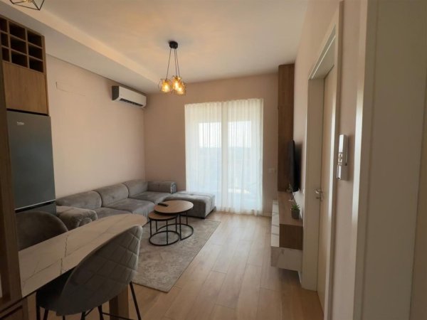 Tirane, jepet me qera apartament 1+1 Kati 9, 62 m² 700 € (Bulevardi i Ri)