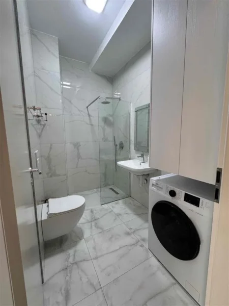 Tirane, jepet me qera apartament 1+1 Kati 9, 62 m² 700 € (Bulevardi i Ri)