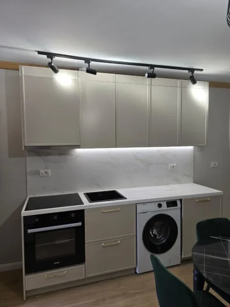 Korce, shitet Vile , 280 m² 370.000 € (VOSKOPOJE)