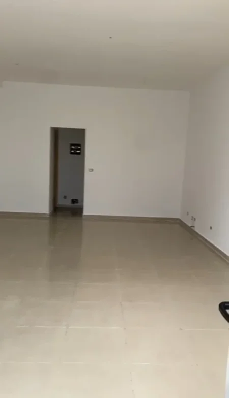 Tirane, jepet me qera zyre Kati 0, 45 m² 360 € (Don Bosko)